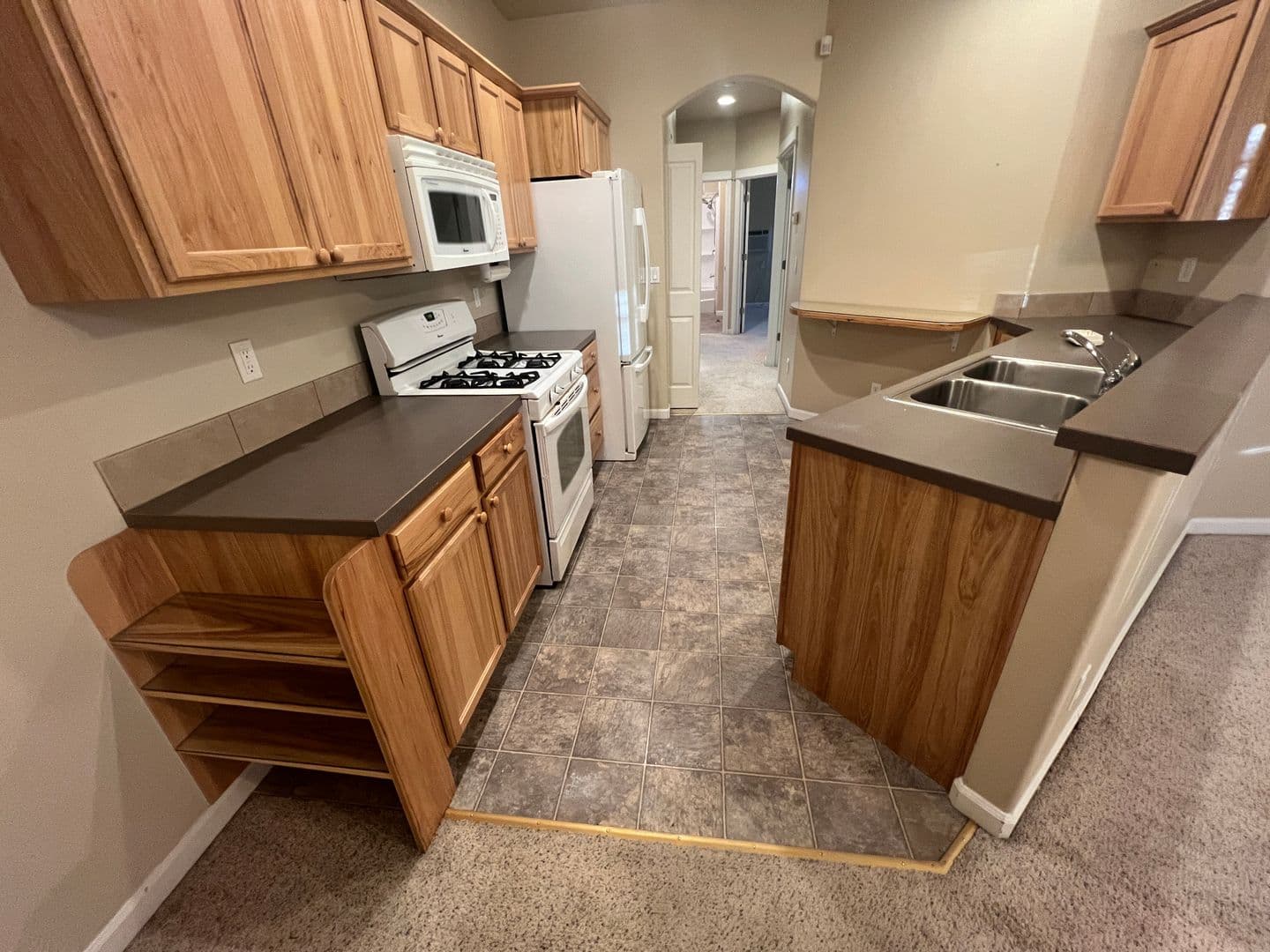 Bend Apartment: 2301 NE Mary Rose Pl.