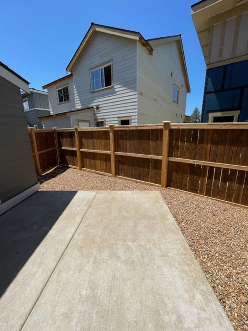 Bend Apartment: 61525 SE Jennifer Ln. #2