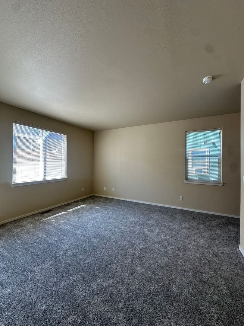 Bend Apartment: 20047 Beth Ave