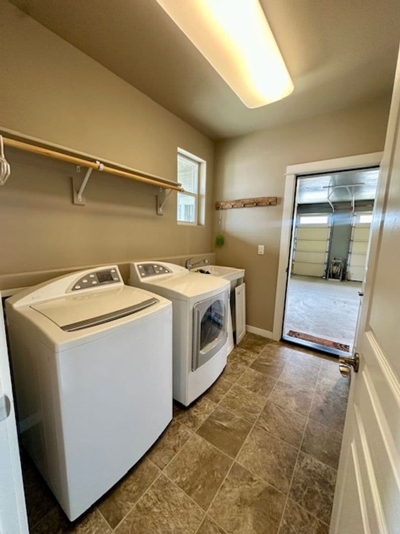 Bend House: 63266 Newhall Pl.
