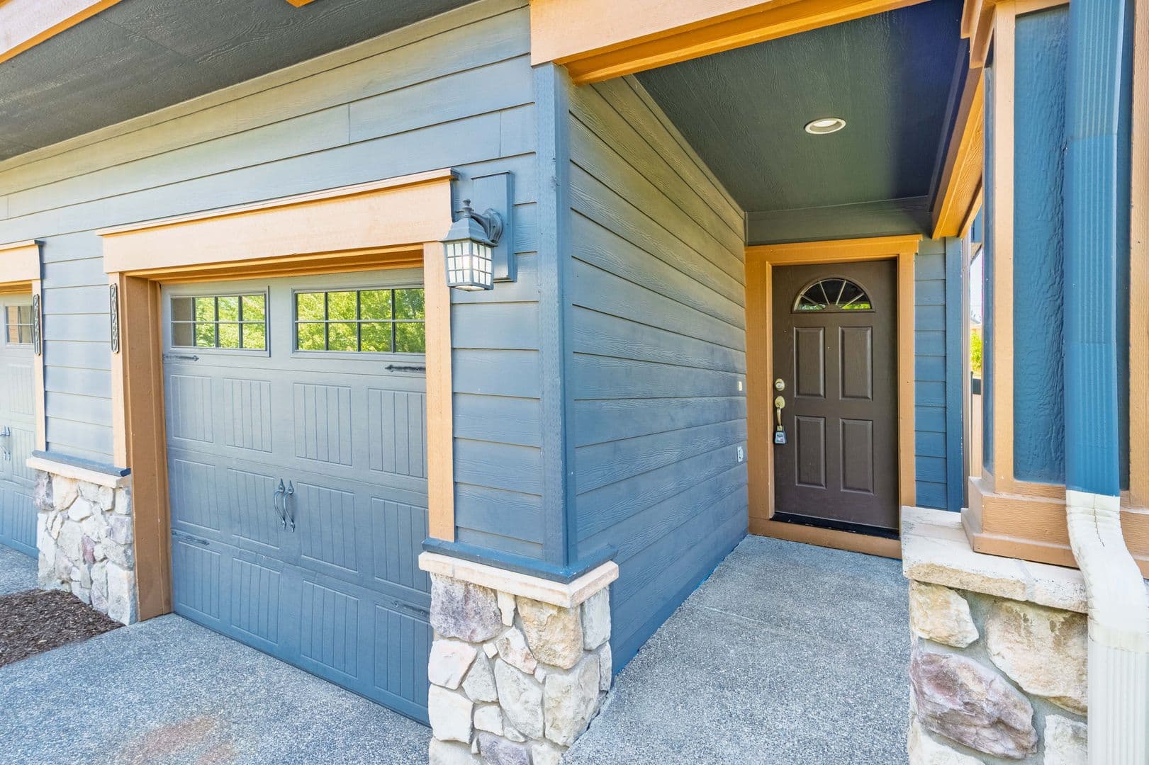 Bend House: 20289 Schaeffer Drive