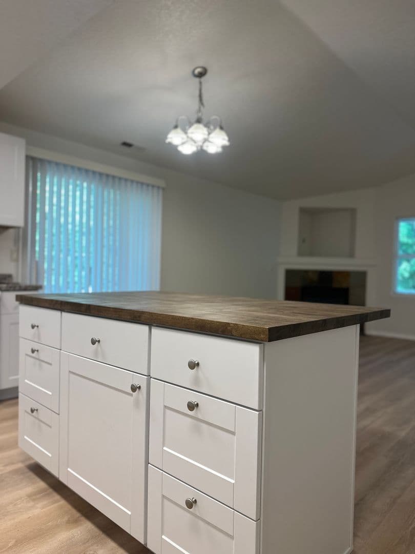 Bend House: 61093 Larkspur Loop