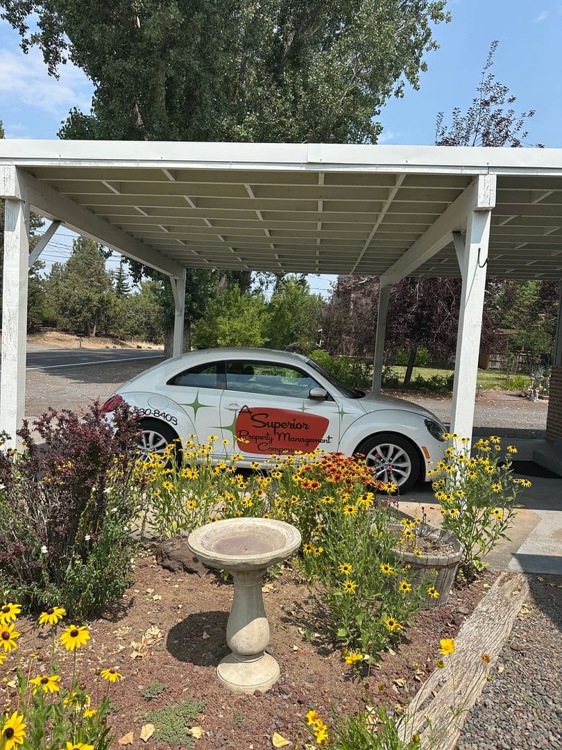 Bend House: 61456 SE Brosterhous Rd.