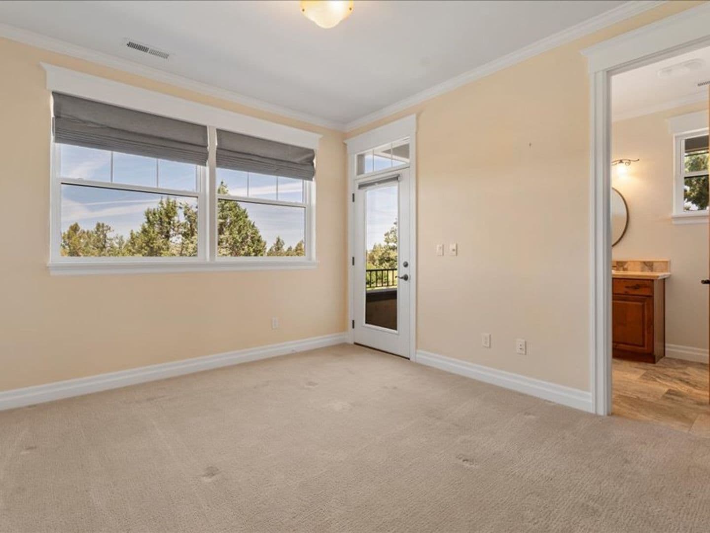 Bend House: 64420 Bailey Rd