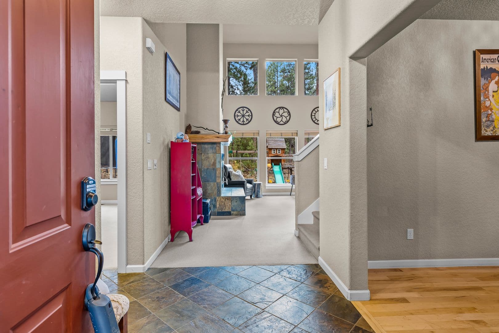 La Pine House: 53591 Brookie Way