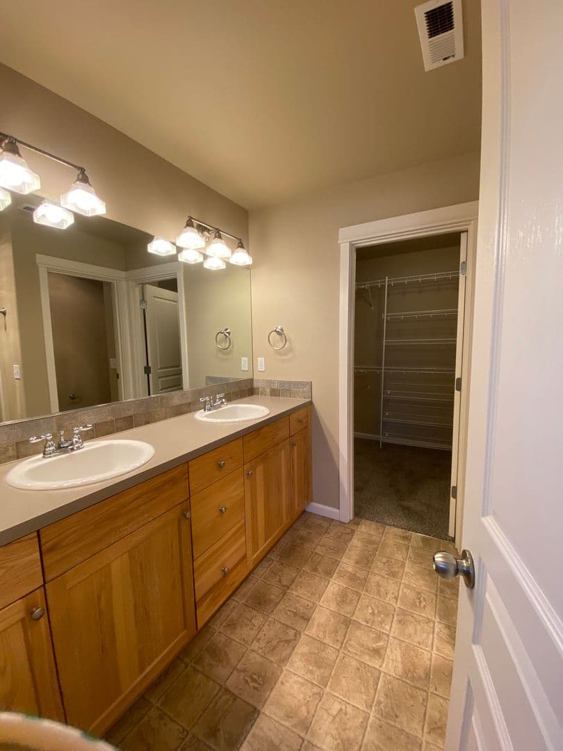 Bend House: 61236 Dayspring Dr.