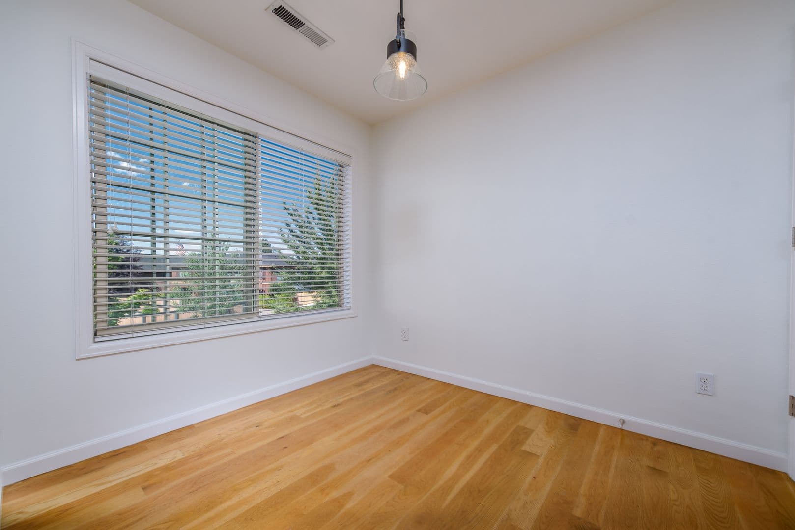 Bend House: 20289 Schaeffer Drive