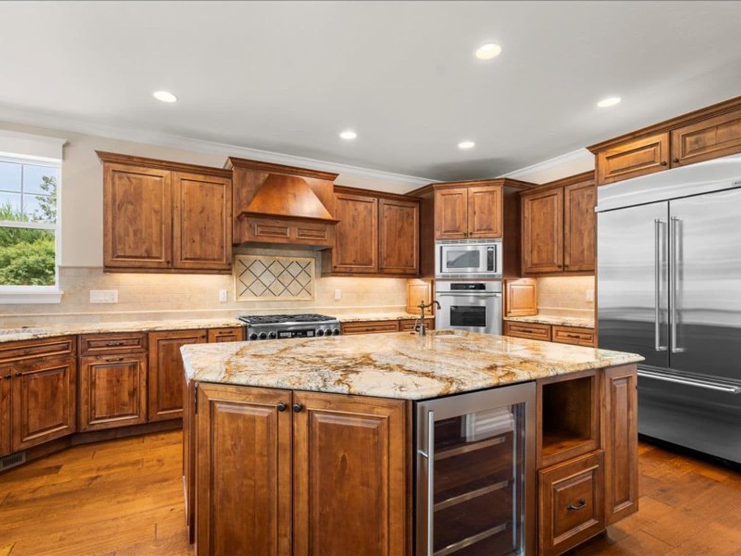 Bend House: 64420 Bailey Rd