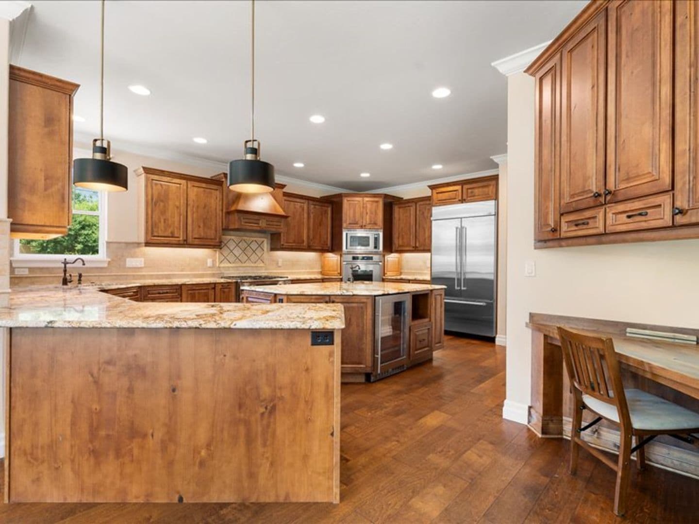 Bend House: 64420 Bailey Rd