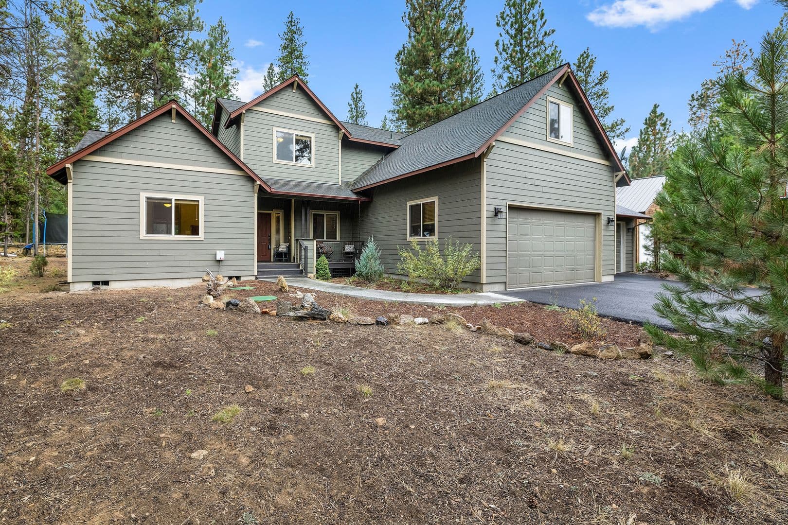 La Pine House: 53591 Brookie Way