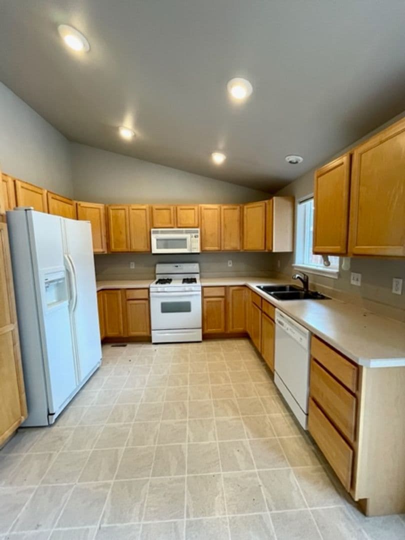 Bend House: 1157 SW Silver Lake Blvd