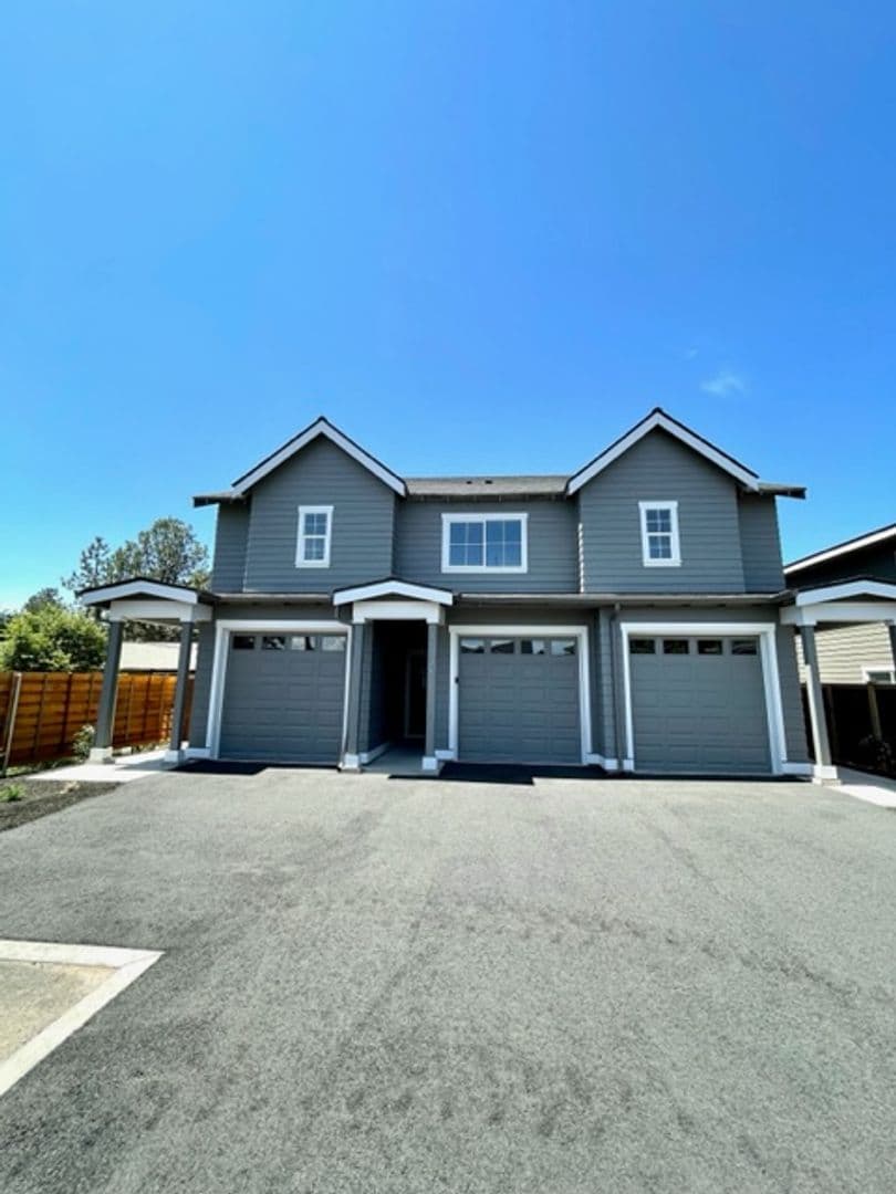 Bend Apartment: 61525 SE Jennifer Ln. #2