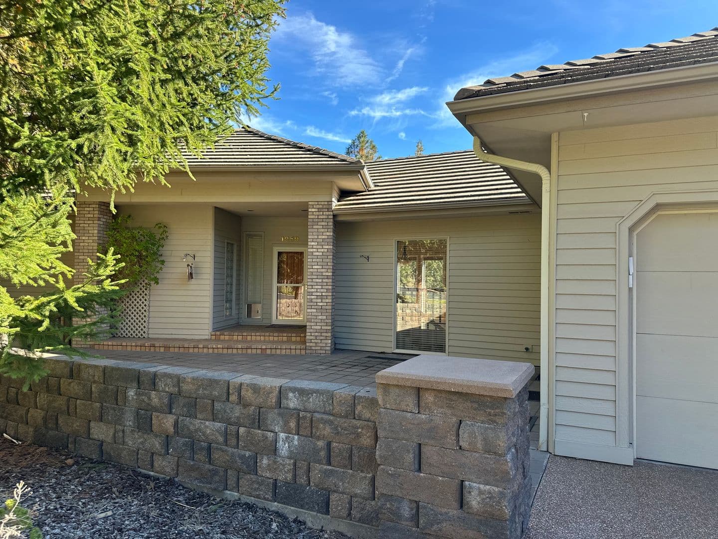 Bend House: 1959 NW Rimrock Dr.
