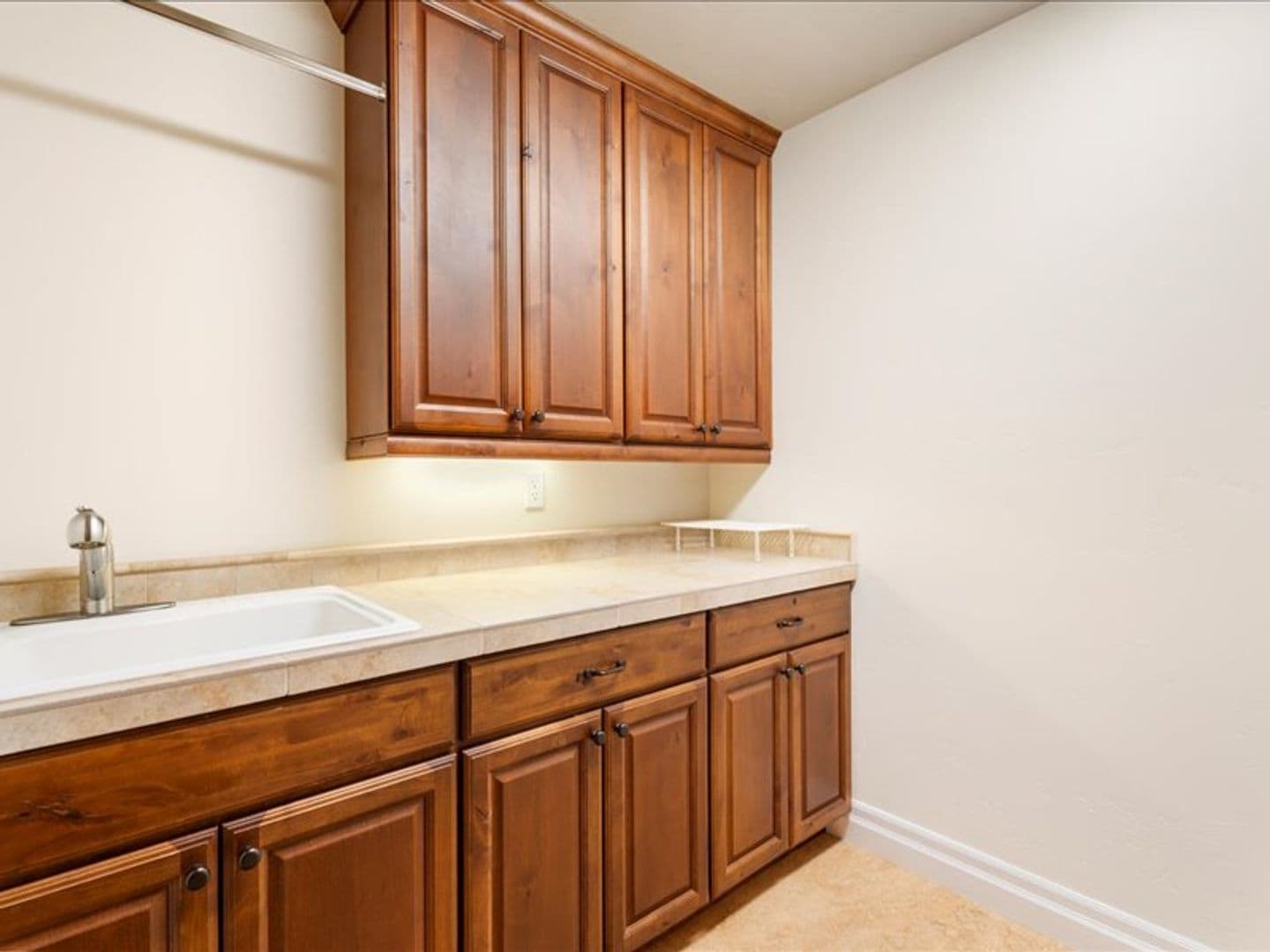 Bend House: 64420 Bailey Rd