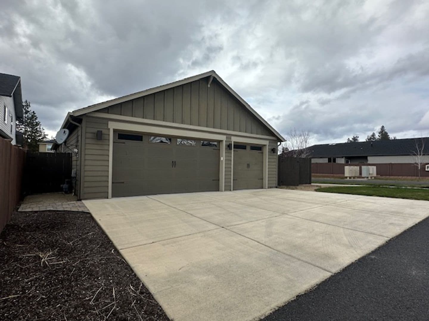 Bend House: 63266 Newhall Pl.