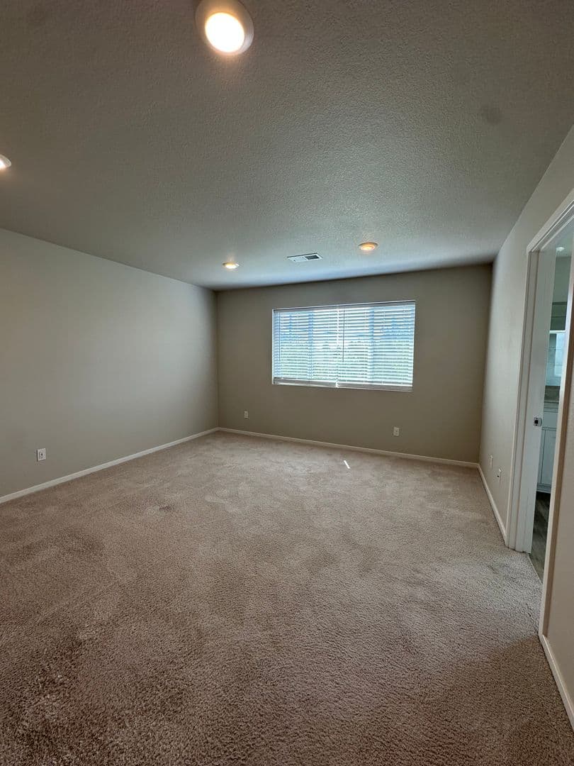 Bend House: 20629 SE Gemstone Ave