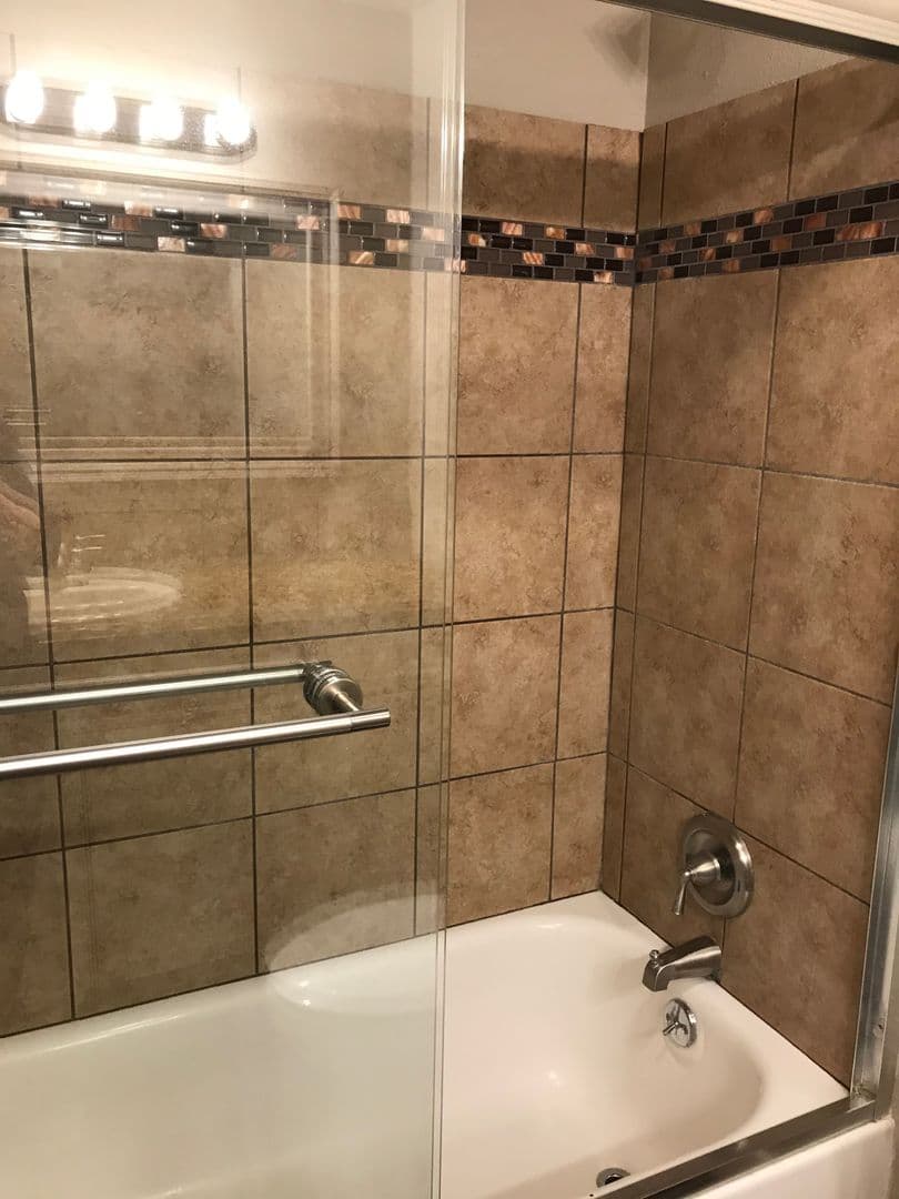 Bend Apartment: 1010 NW Portland Ave. #2