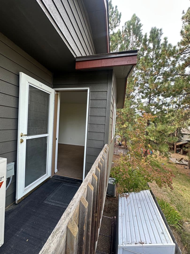 Bend Apartment: 1147 NW Knoxville