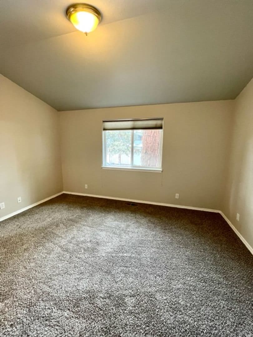 Bend House: 1157 SW Silver Lake Blvd