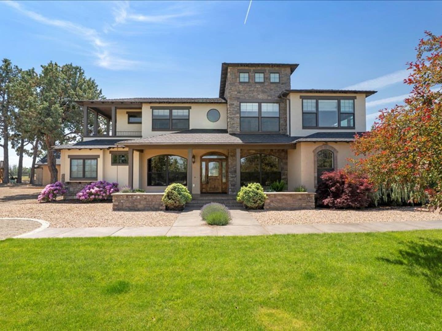 Bend House: 64420 Bailey Rd