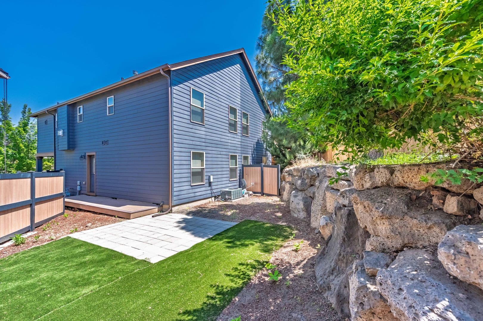 Bend House: 20289 Schaeffer Drive