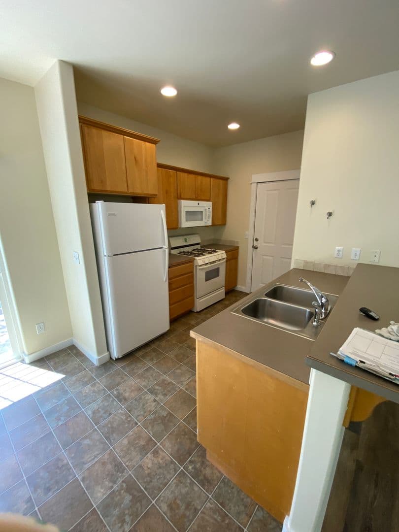 Bend Apartment: 1743 NE Lotus Drive