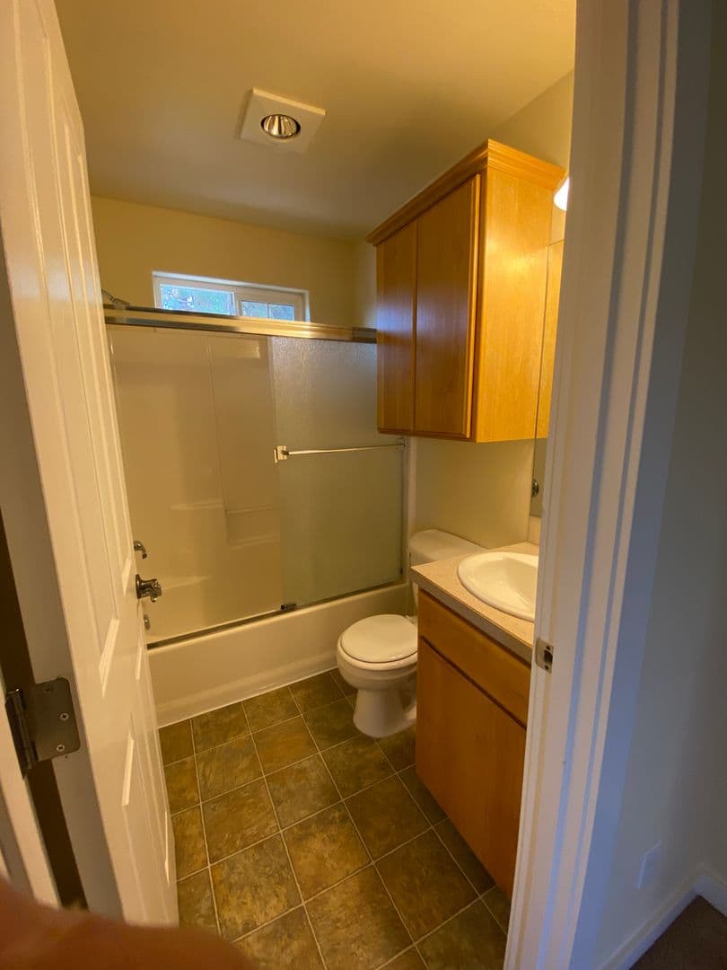 Bend Apartment: 1743 NE Lotus Drive