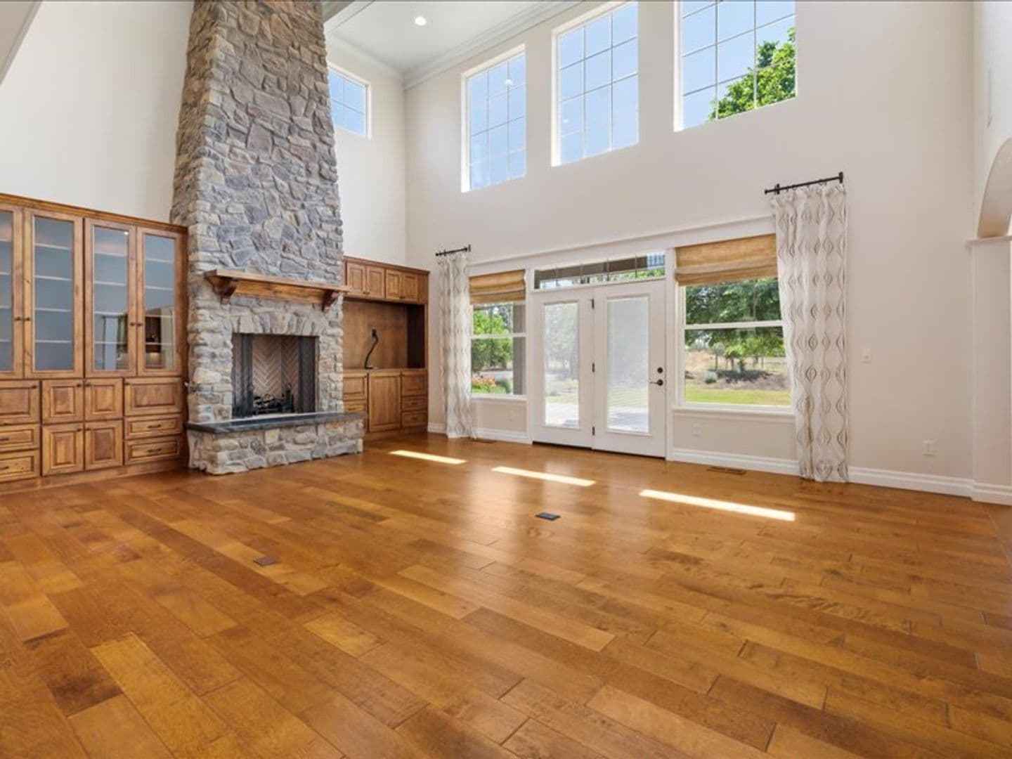 Bend House: 64420 Bailey Rd
