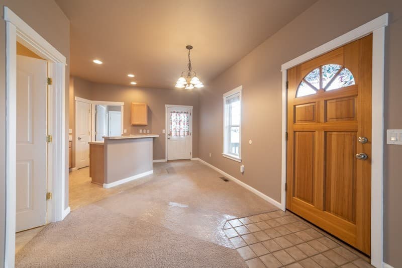 Redmond Apartment: 1127 NW 17th St.