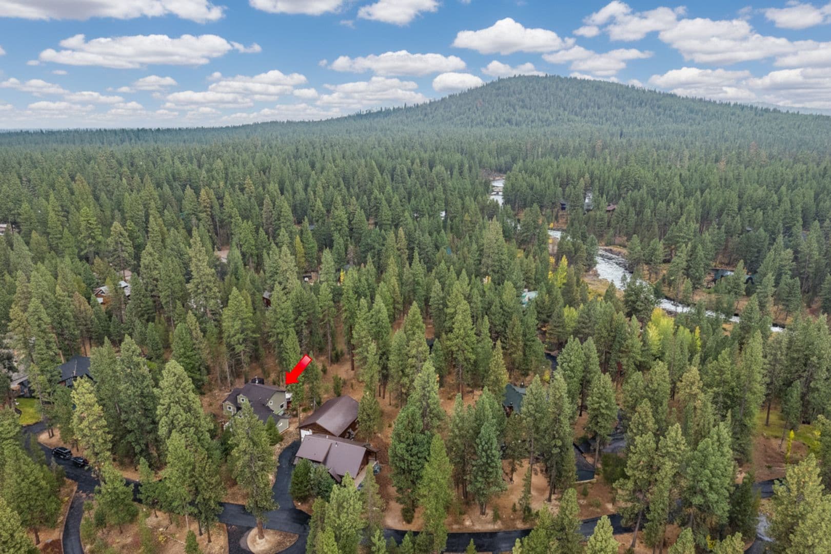 La Pine House: 53591 Brookie Way