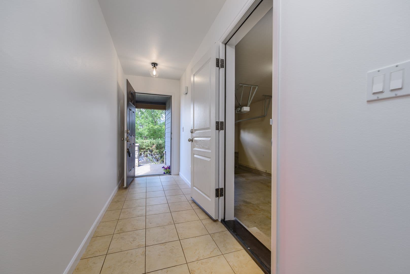 Bend House: 20289 Schaeffer Drive