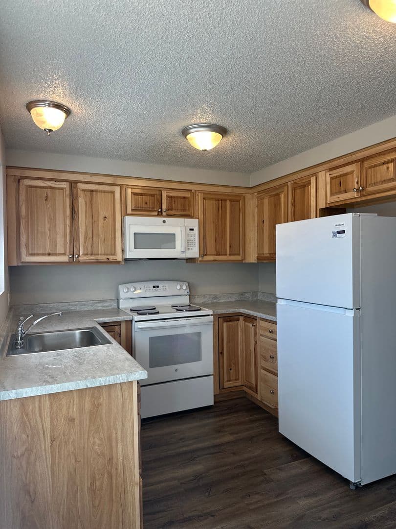 Prineville Apartment: 131 NW Deer St.