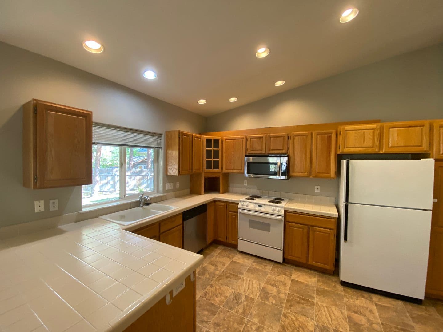 Bend Apartment: 1145 NW Knoxville