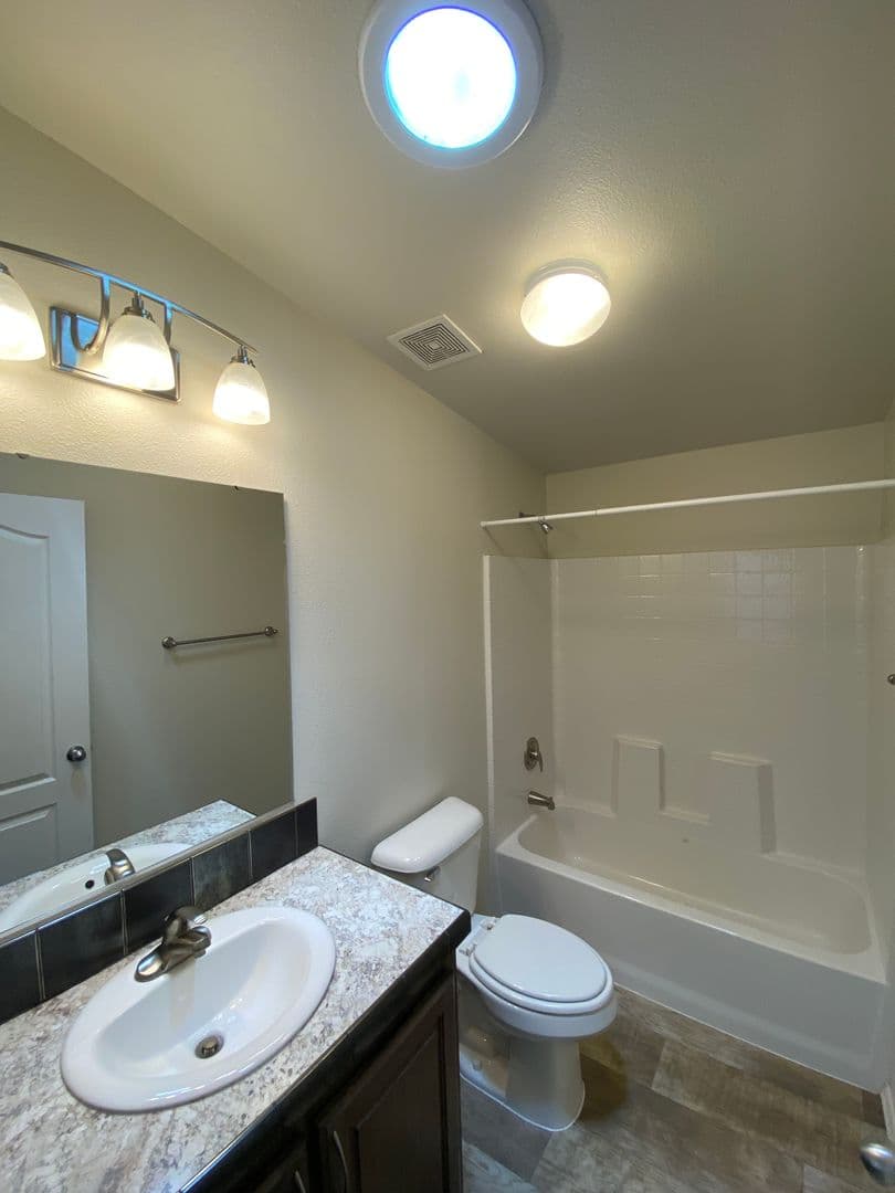 La Pine House: 52515 Pine Dr.