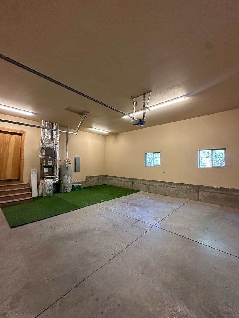 Bend House: 115 NW Mt. Washington Dr.
