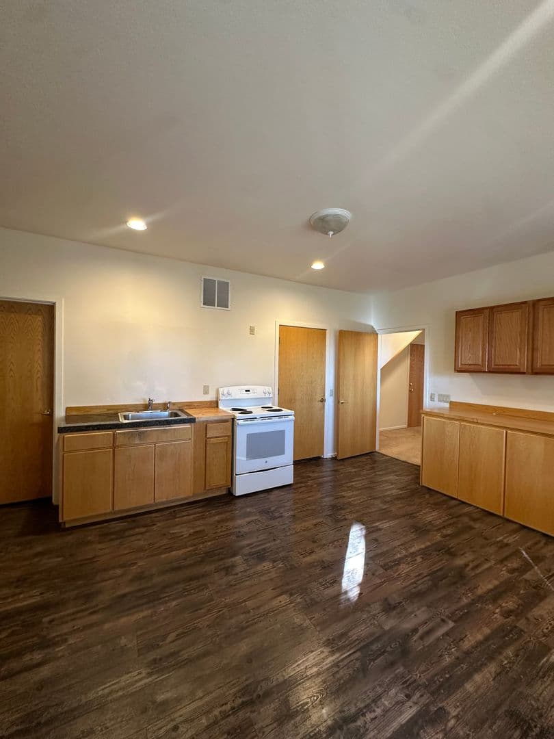Bend House: 1959 NW Rimrock Dr.