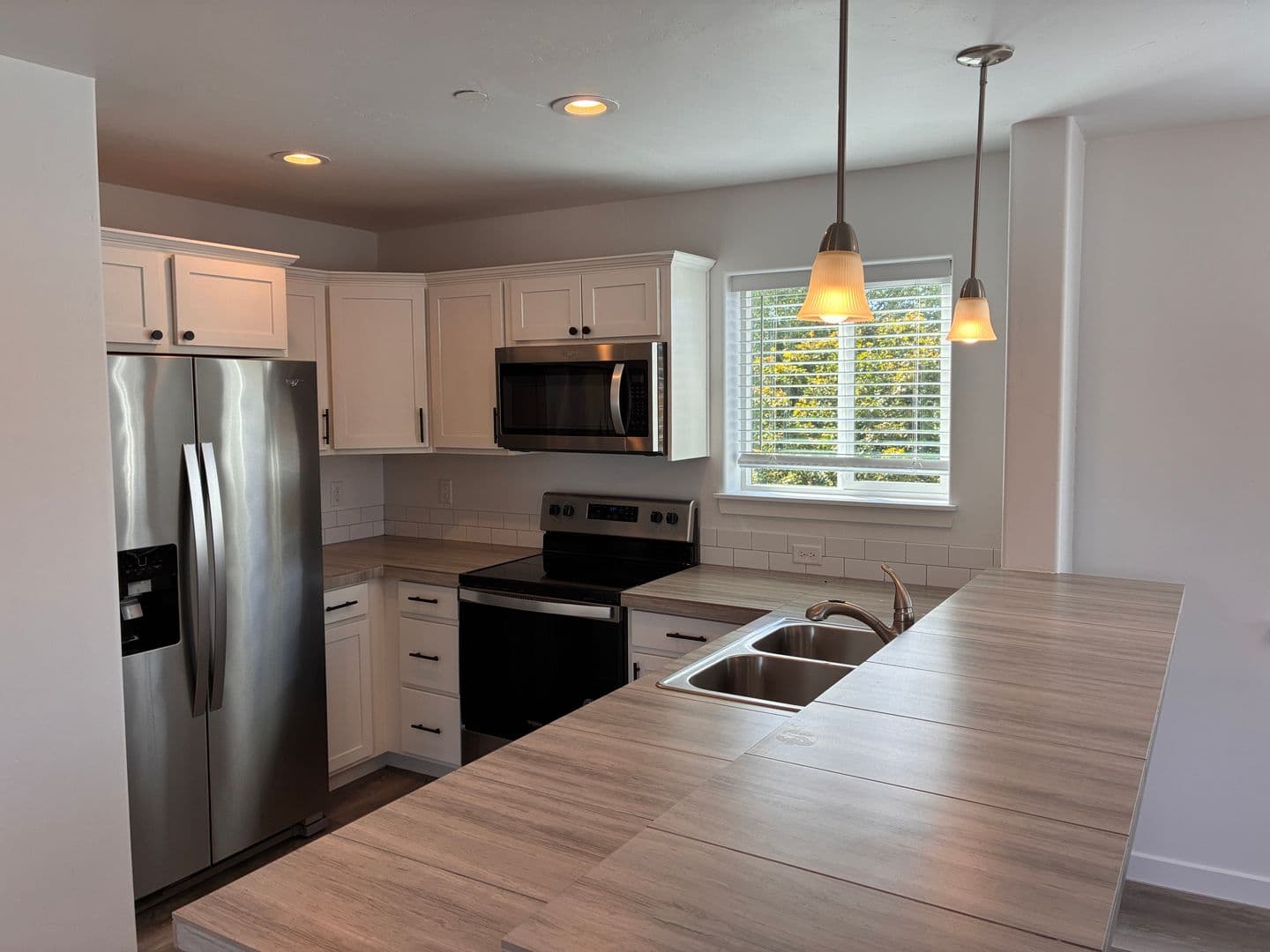 Bend Apartment: 1419 NW 8th St.