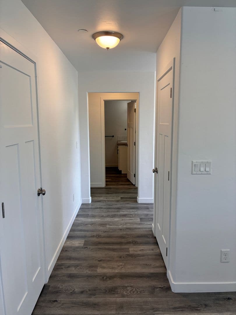 Bend Apartment: 1419 NW 8th St.