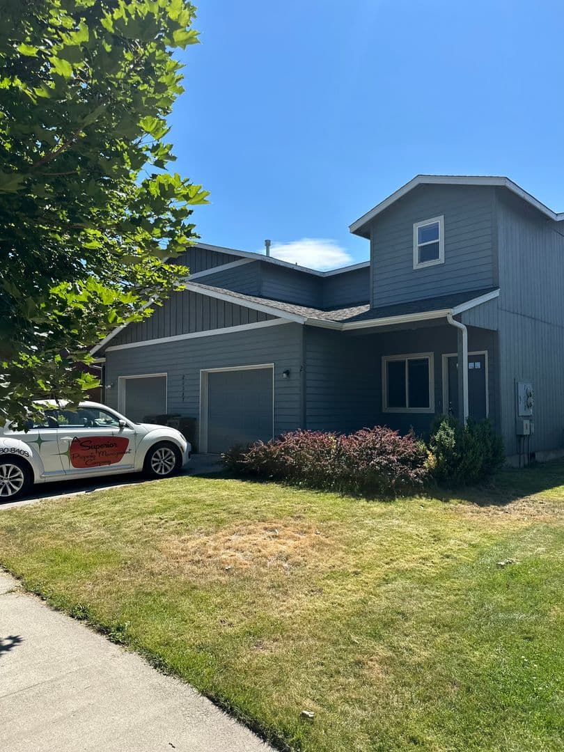 Bend Apartment: 20047 Beth Ave
