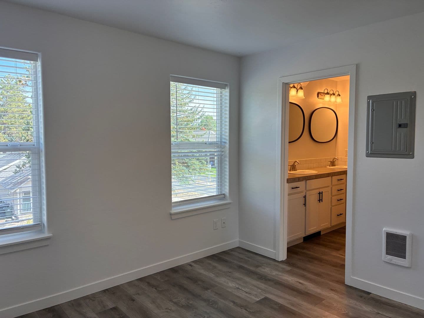 Bend Apartment: 1419 NW 8th St.