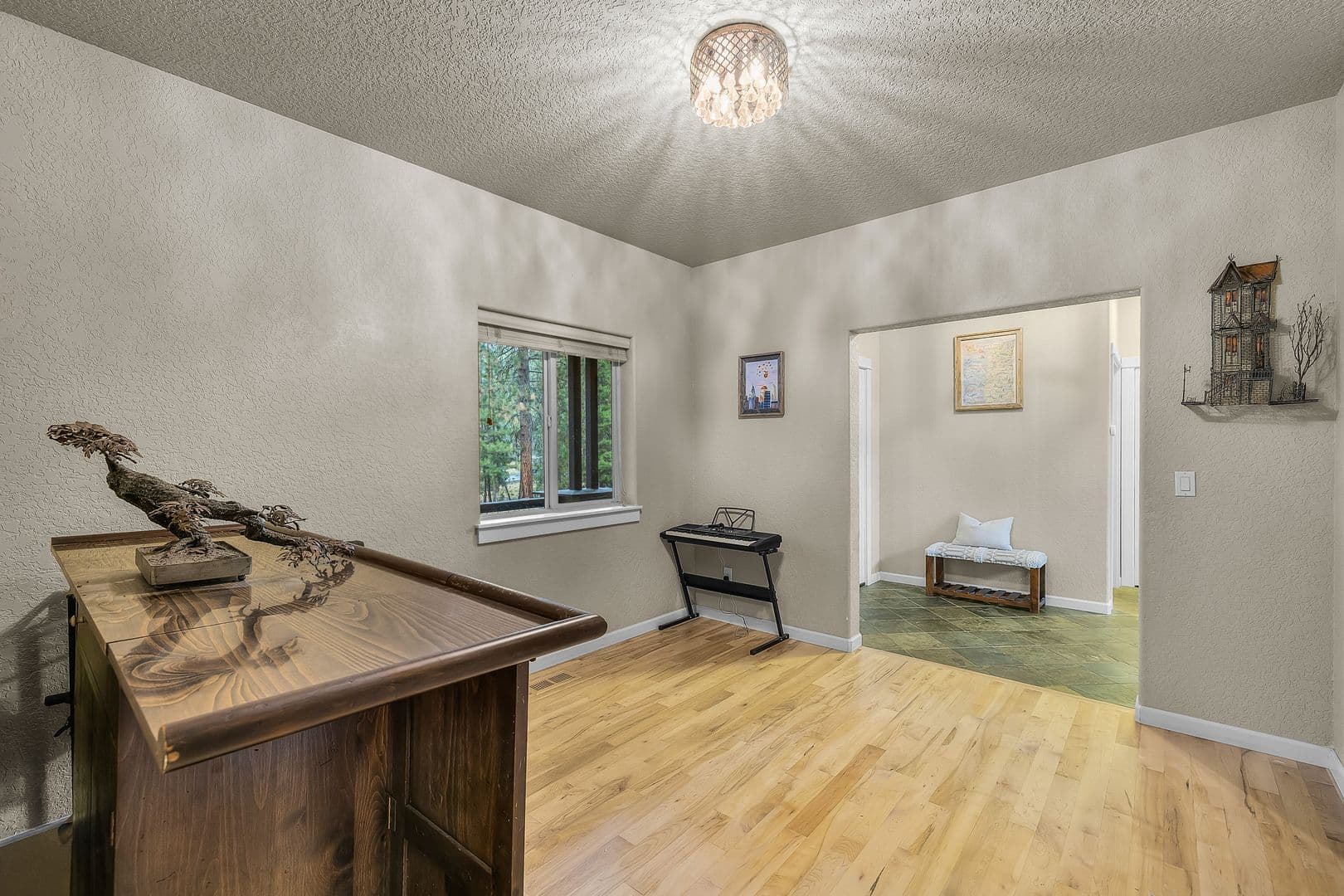 La Pine House: 53591 Brookie Way