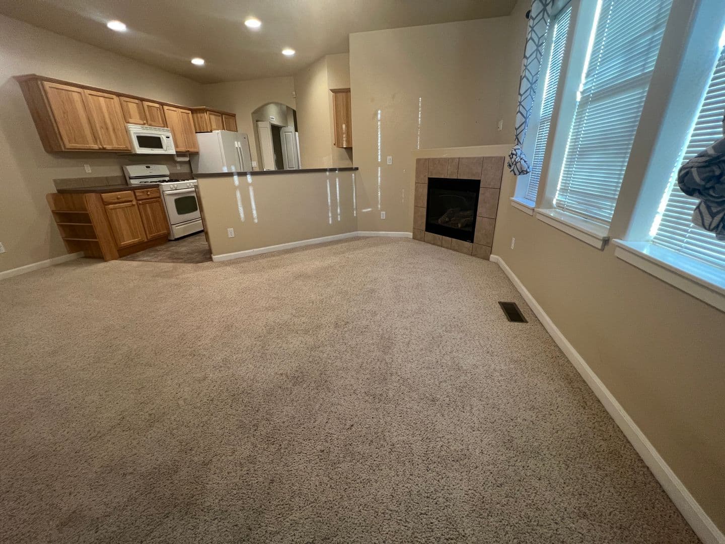 Bend Apartment: 2301 NE Mary Rose Pl.