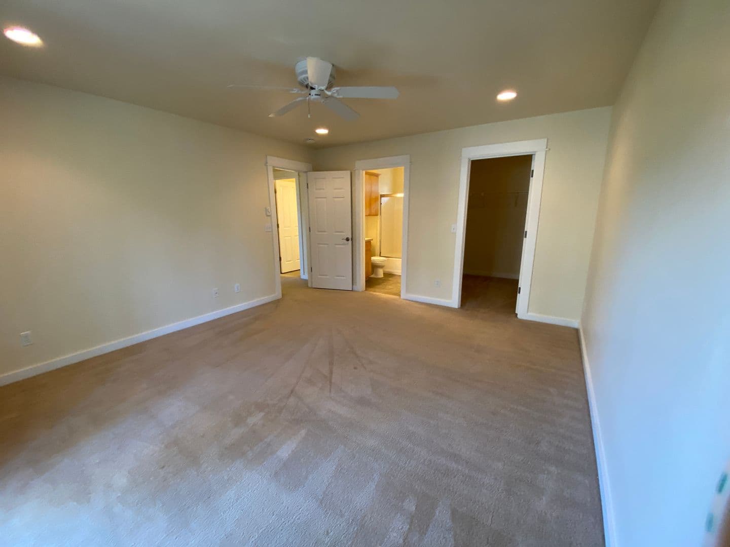 Bend Apartment: 1743 NE Lotus Drive