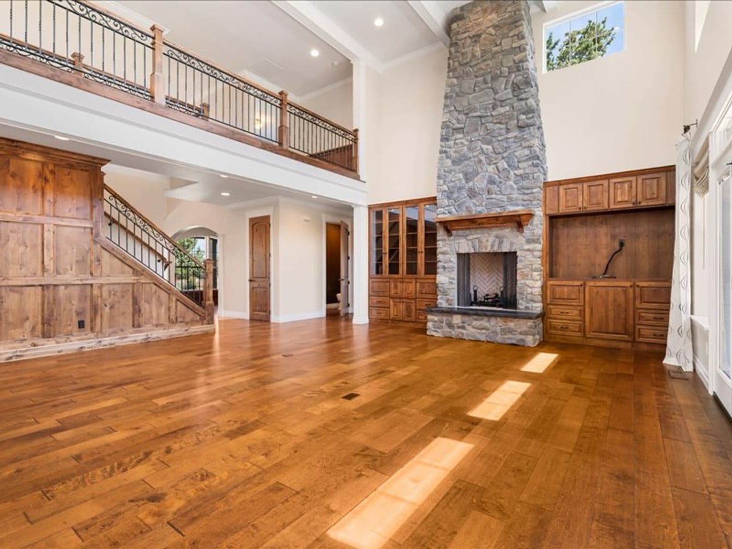 Bend House: 64420 Bailey Rd