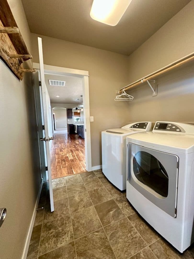Bend House: 63266 Newhall Pl.