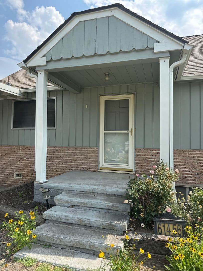 Bend House: 61456 SE Brosterhous Rd.