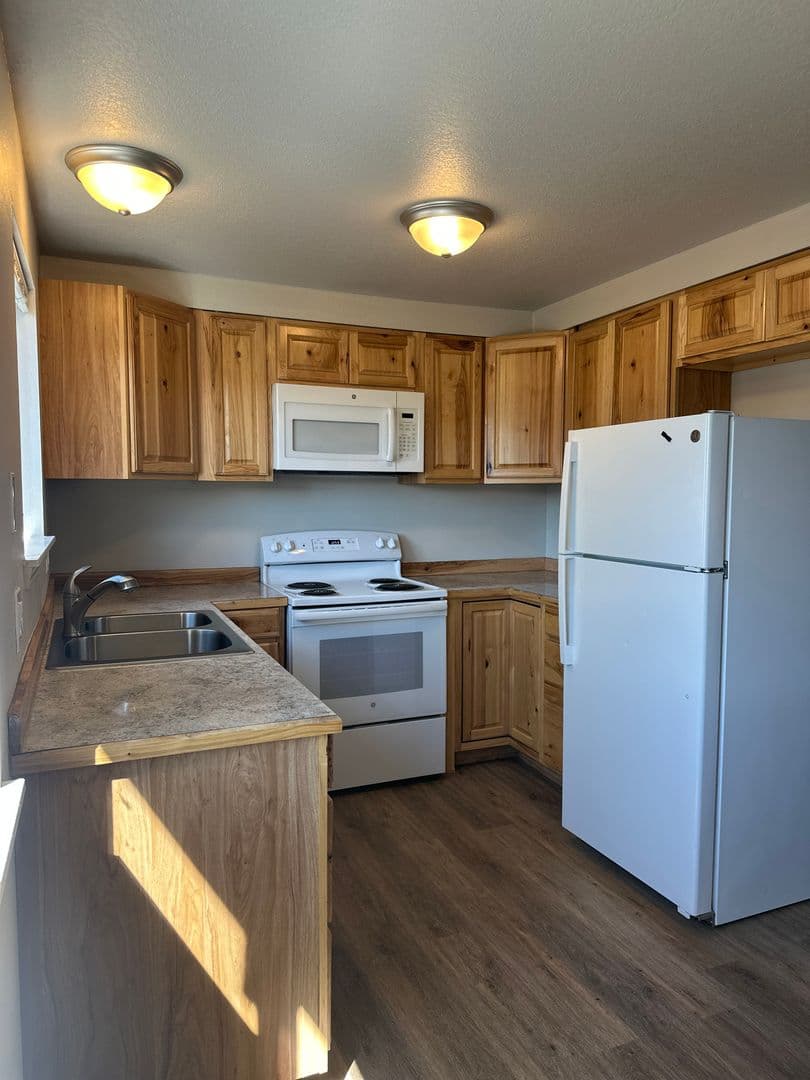 Prineville Apartment: 131 NW Deer St.