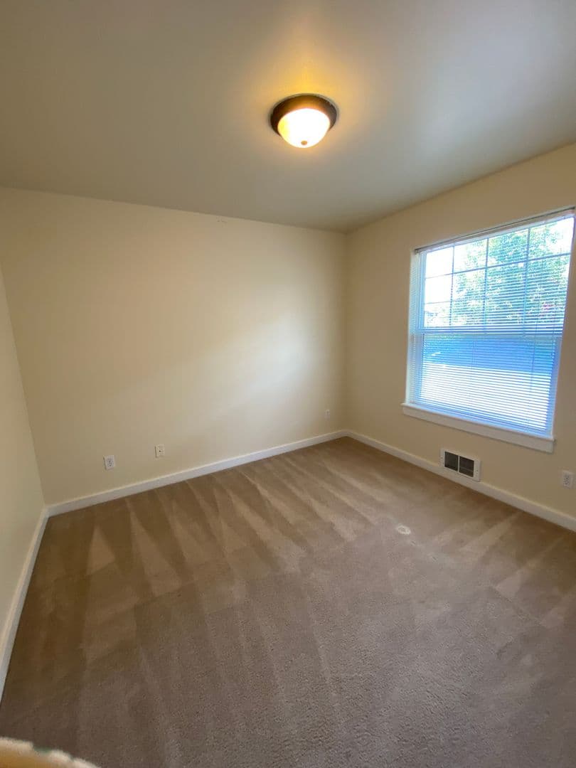 Bend Apartment: 1743 NE Lotus Drive