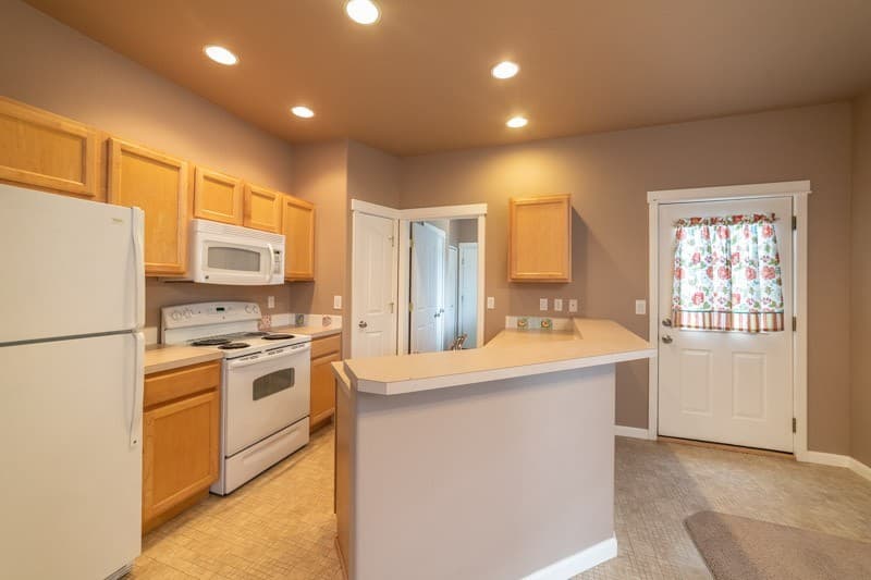 Redmond Apartment: 1127 NW 17th St.