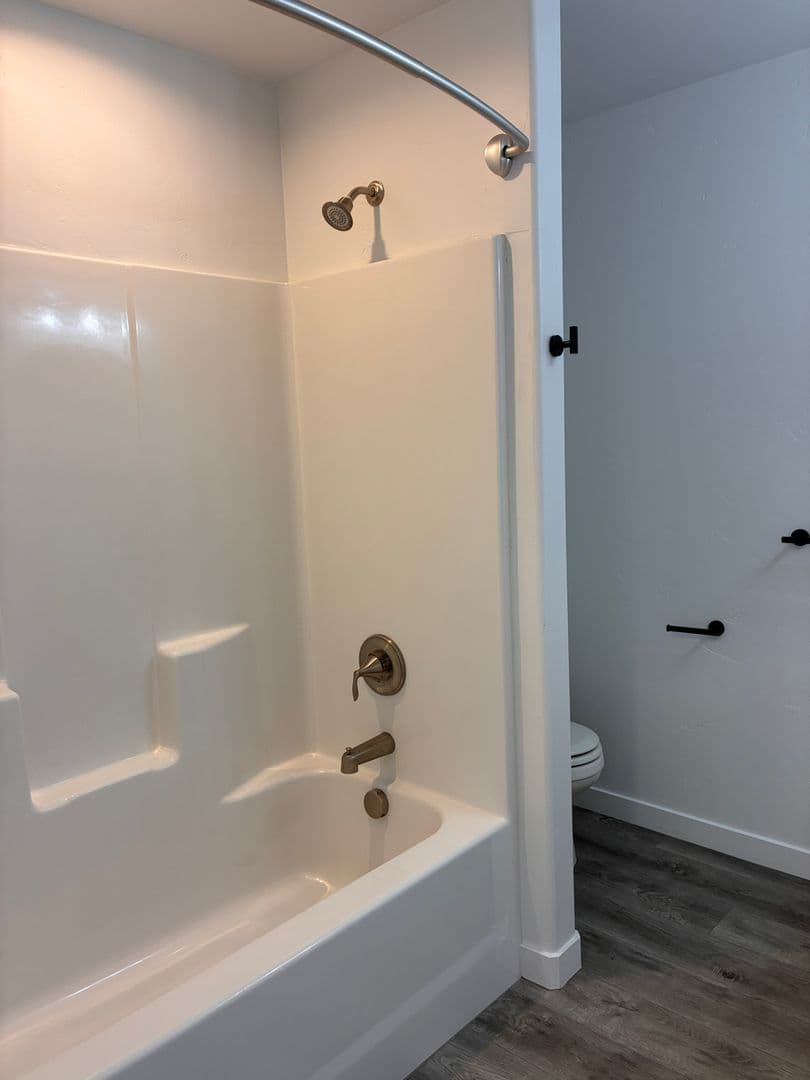 Bend Apartment: 1419 NW 8th St.